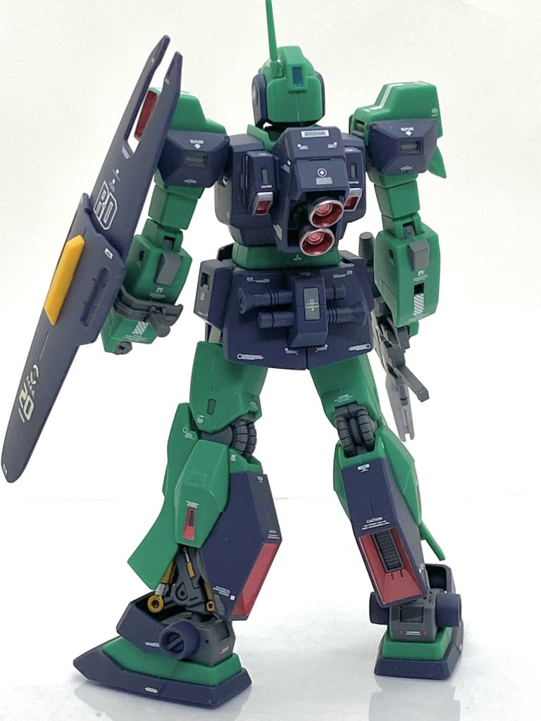 塗装箇所とカラーレシピビームライフル先端、バーニア外部→(ガイア)フレームメタリック(1)シールド裏、ビームライフル本体、本体各部グレー→(クレオス)RLM75グレーバイオレットバーニア内部→(クレオス)GXメタルレッド額イエロー部→(クレオス)新ガンダムカラーMSイエローコクピットハッチレッド部→(クレオス)新ガンダムカラーMSレッド