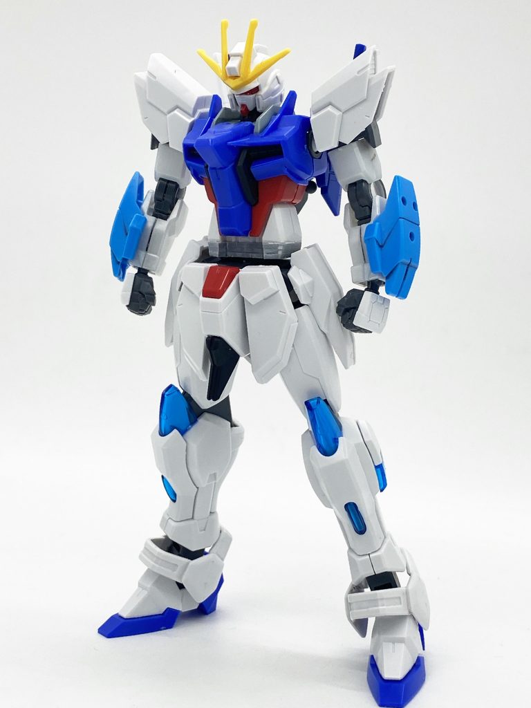 最初はエクスプロージョンガンダムのような機体を作ろうと製作。