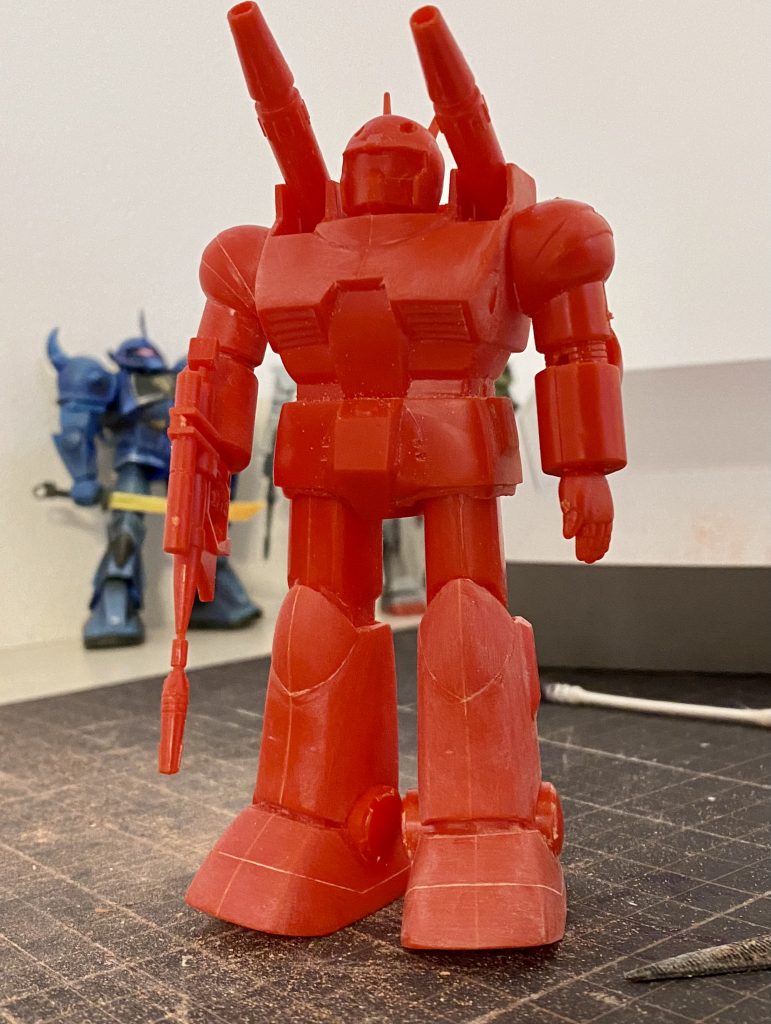 素組赤い旧キットの色合いのせいで造形が見辛い
