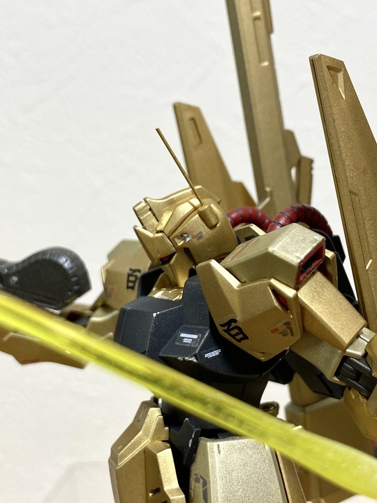 頭部アンテナは真鍮線に交換しています。