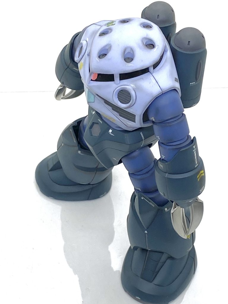 メタリック以外の部分は(クレオス)Mr.カラーGXスーパースムースクリアーを吹き付けております。軽く黒系のパステルでエッジの部分に付けて汚しています。