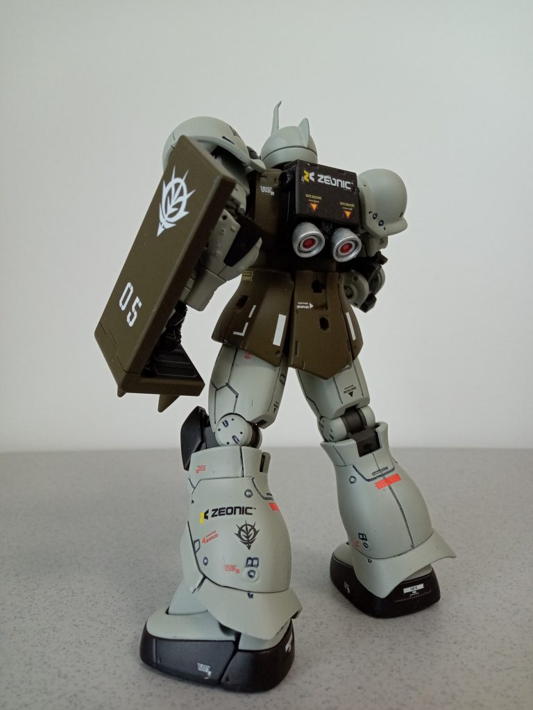 もう一つの、裏脳内設定は、ジオニック社の全面バックアップ(優遇?)によって、この機体は仕上がっています。