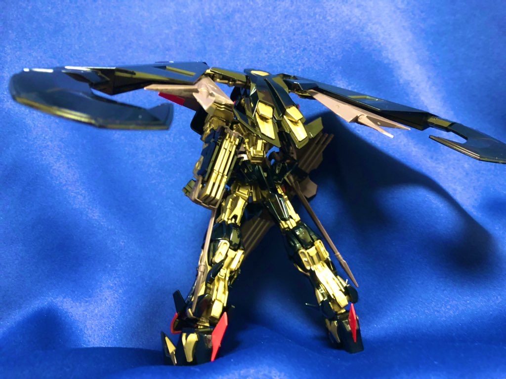 金色にはガイアノーツのエルドランゴールドを使用しております。