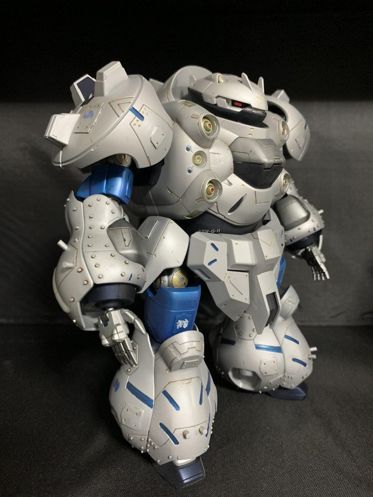 今回は固そうなカラーとゴツゴツな腕を表現してグシオンのブテとした形と良いマッチングになったと思います。