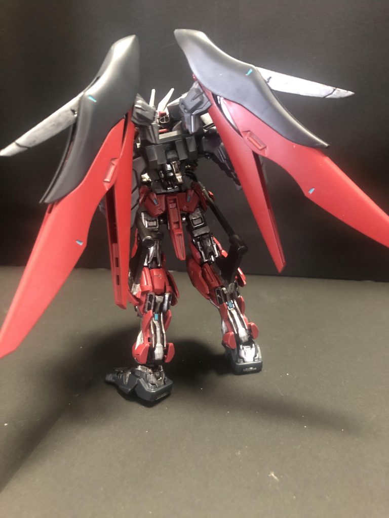 ウイング付きの背面です。ギリギリ自立出来ます。