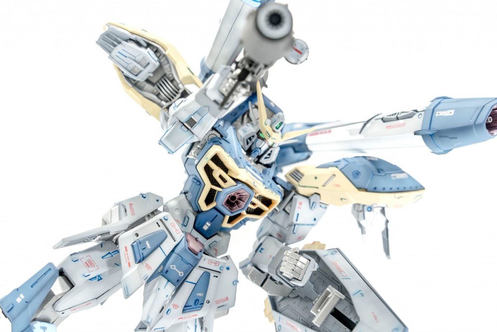 ポージングは、台座がないので、頑張れませんでした。