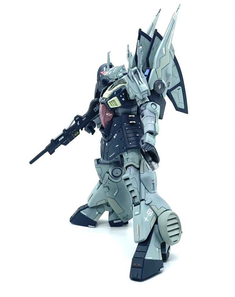 スジボリは気持ち程度に追加しました。比較的新しいキットなんで素組みでも完成度高いですね😊