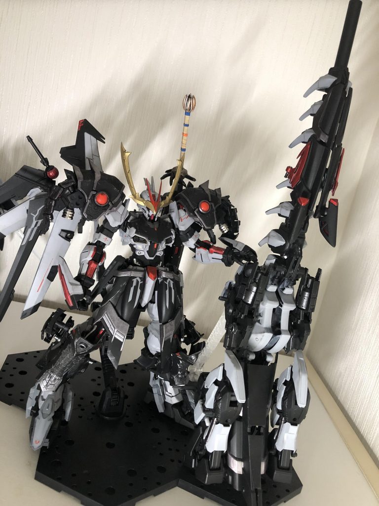 と、いうことで今回はテスタメントガンダムでした。考えすぎて大分時間かかりましたが、ノワールもほぼ使い切り、MGの迫力も出せてちゃんとミキシングできたと思います。個人的にはかなりの大作です(笑)テスタメントを譲ってくれた友人も同じものを使ってミキシングする予定だったはずですが、きっと彼とは大分違うものができたと思います。これこそ『俺のガンプラ』なのかな、と思い5周年コンに投下したいと思います!それではまたっ(*´ω`*)ノ