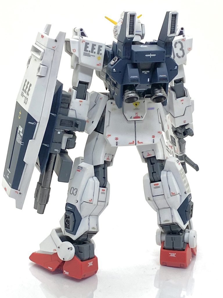 塗装箇所とカラーレシピビームライフル、2連ビーム砲先端、バーニア→(ガイア)フレームメタリック(1)首回り、各部モールドのグレー→(クレオス)ニュートラルグレー腹部ミサイル、ランドセル部ホワイト→(クレオス)クールホワイト