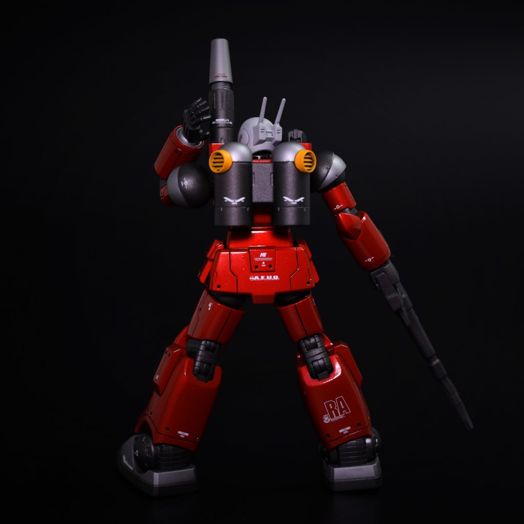 背中で語る。デカールはその辺にあったものを適当に貼っただけなので、ツッコミ不可（笑）