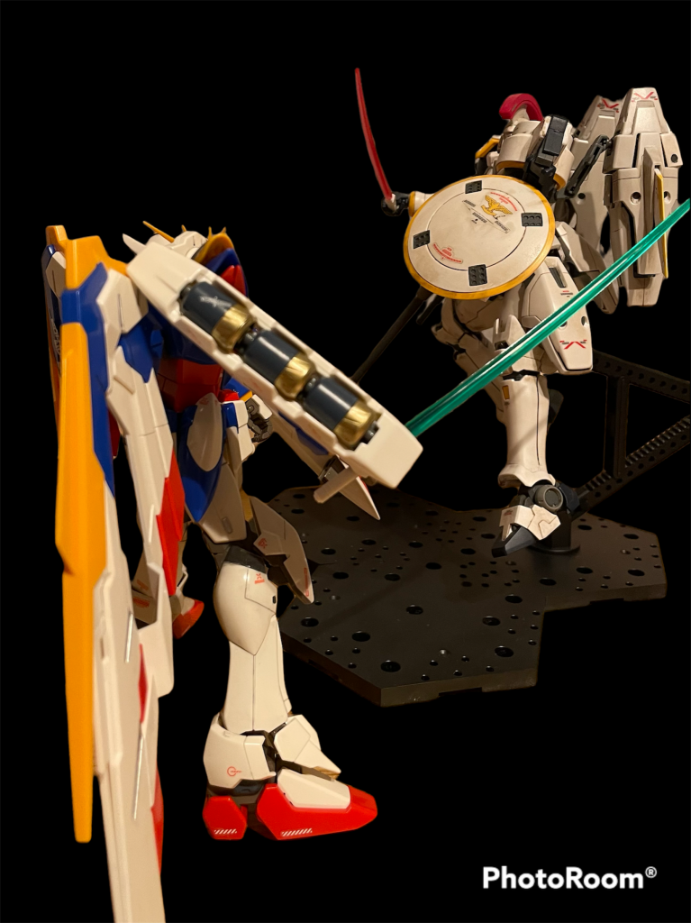 過去作のウイングガンダムと並べて撮ってみました♪