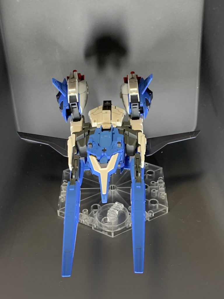 可変機は好きですが、HGだと差し替えがほとんどなので塗装剥げがやはり...