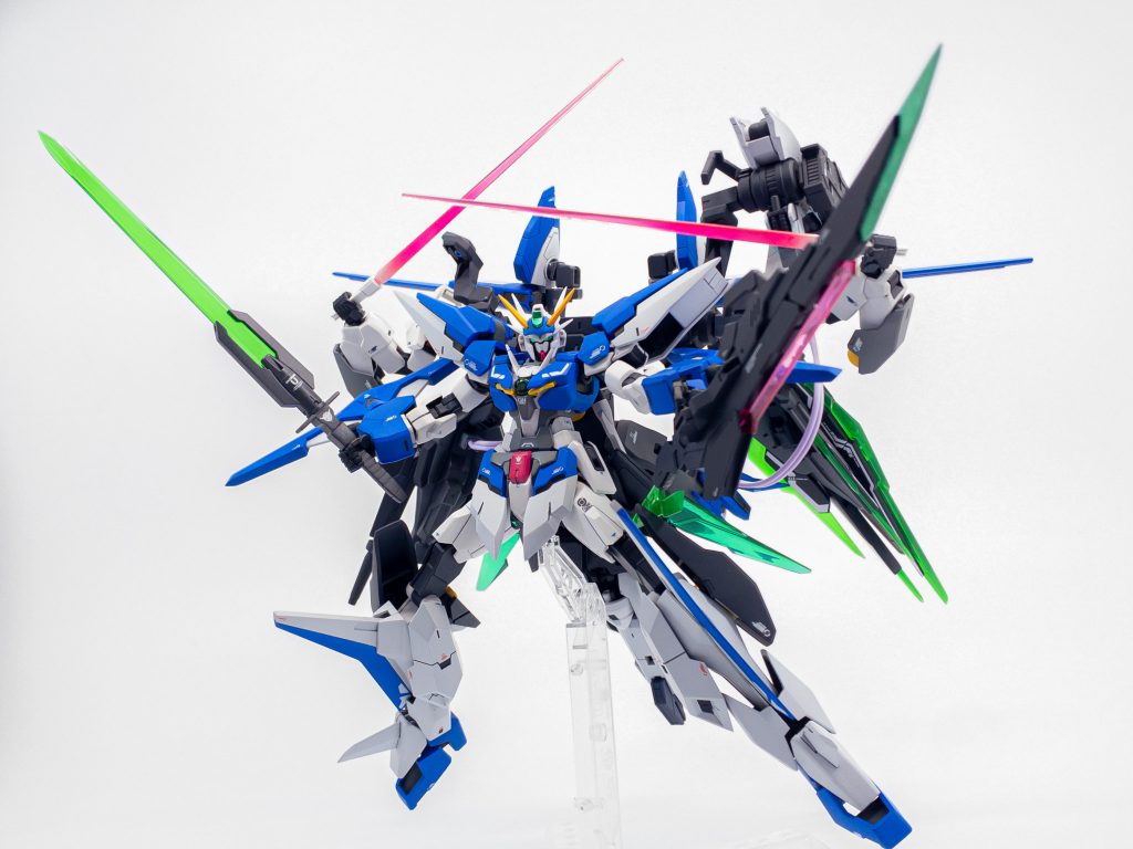 サブアームを展開し4刀流