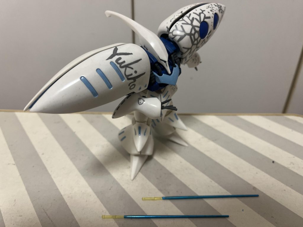 あ、ビームサーベルもあるのですが、手首パーツをどこにしまったのか分からなくなっているので持たせられません！そもそも刀身だけ塗って、放置してるのも何でか覚えてません！雪歩「申し訳ないですぅ」