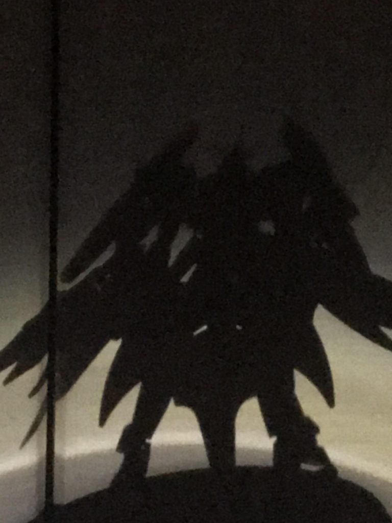 見えざる傘シドの見えざる傘をAGE2のサイズまで小型したもの。エネルギー消費が激しいので、武装をランサーのみにする対応をしたという設定