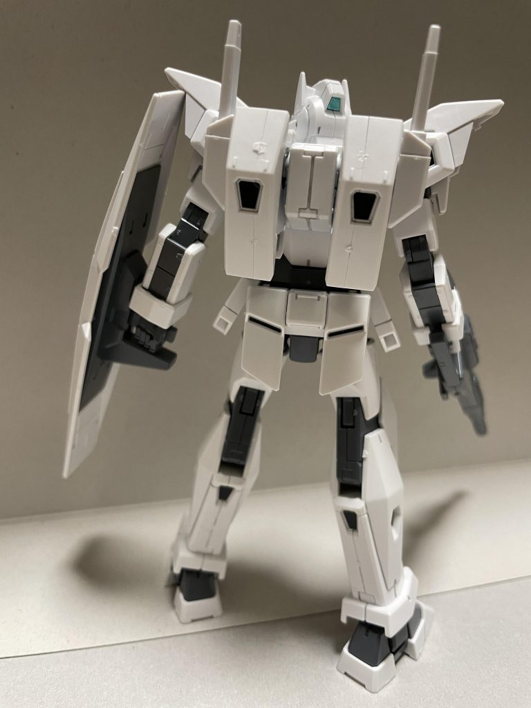 全体的にシンプルでそれでもカッコ良さがあってバックパックもシンプルでいい。