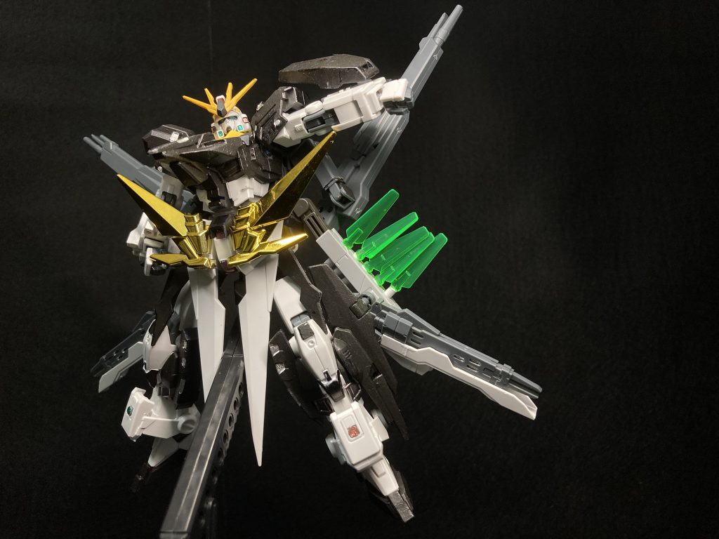 シルエットは多彩でこのようにＸ型や