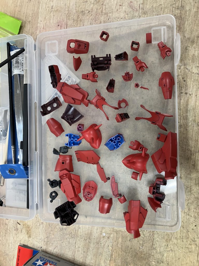 エアブラシ塗装、まだ二回目なので、下手くそなのは許してください...