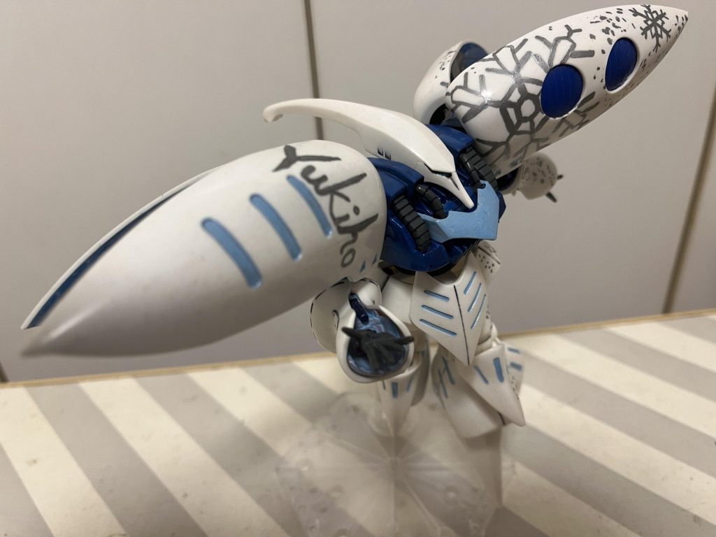 だからポーズもなんか似たようなのばかりにw