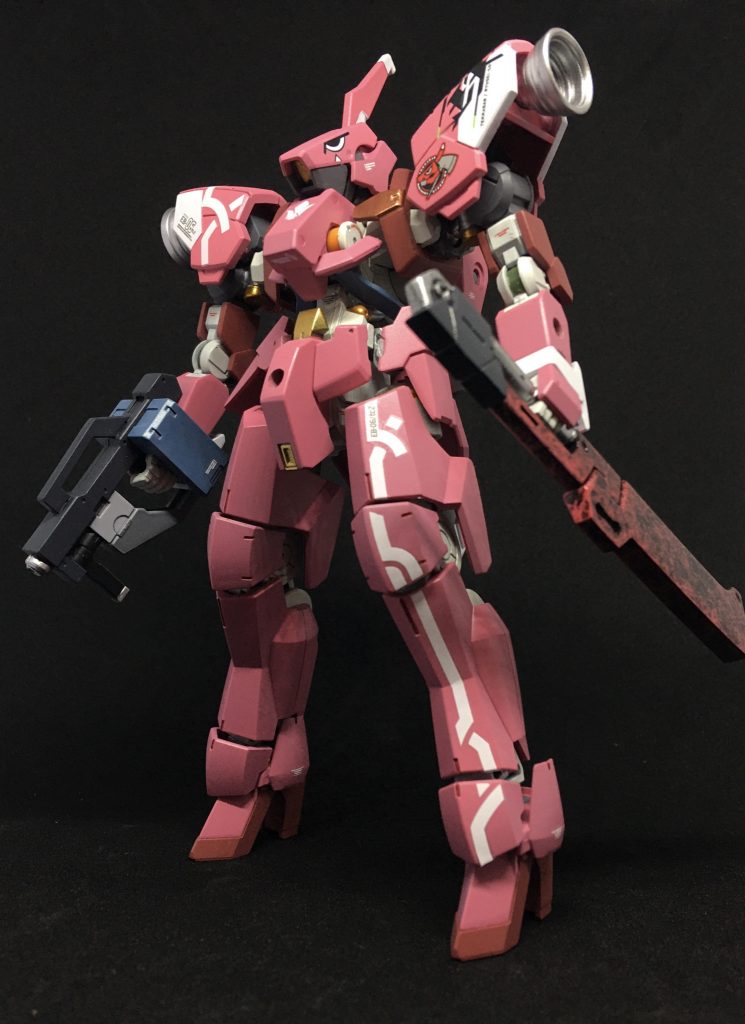 ショートライフルと、ブレードを装備。各部3ミリ穴追加しています。