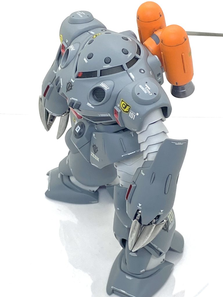 メタリック以外の部分は最後に(クレオス)Mr.カラーGXスーパースムースクリアーを吹き付けております。