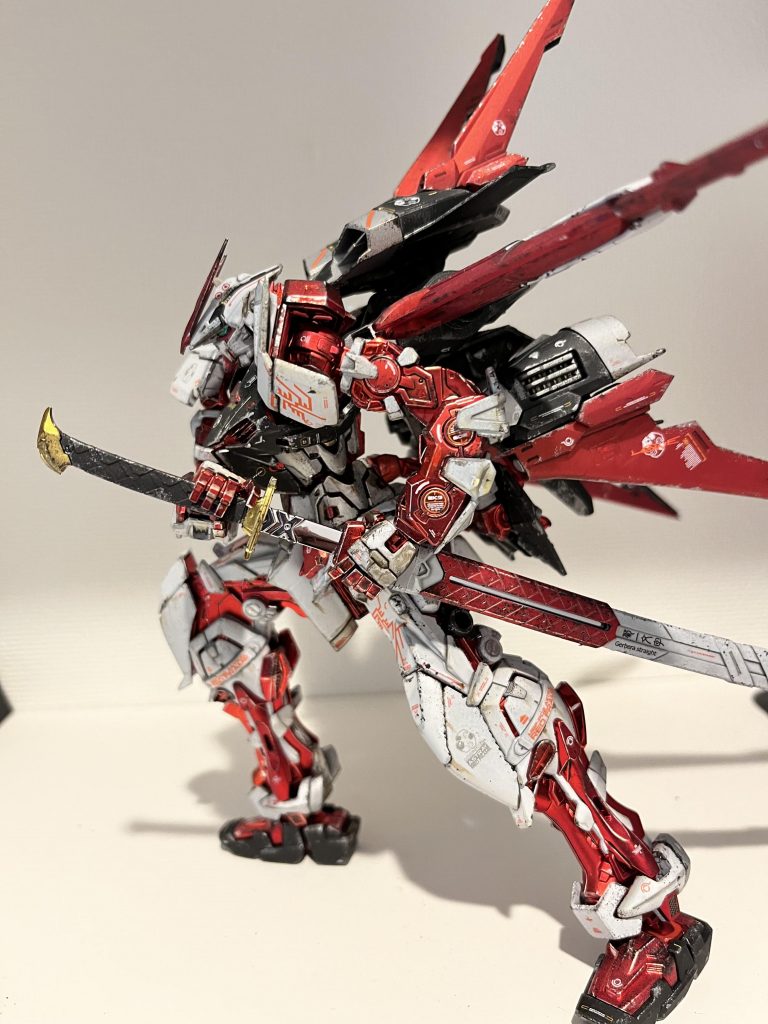 フライトユニットはメッキじゃないのが残念。一応メタリックな成形色なので、両方艶消しクリアーすると遠目には違いは目立ちません。これはこれで良い色！