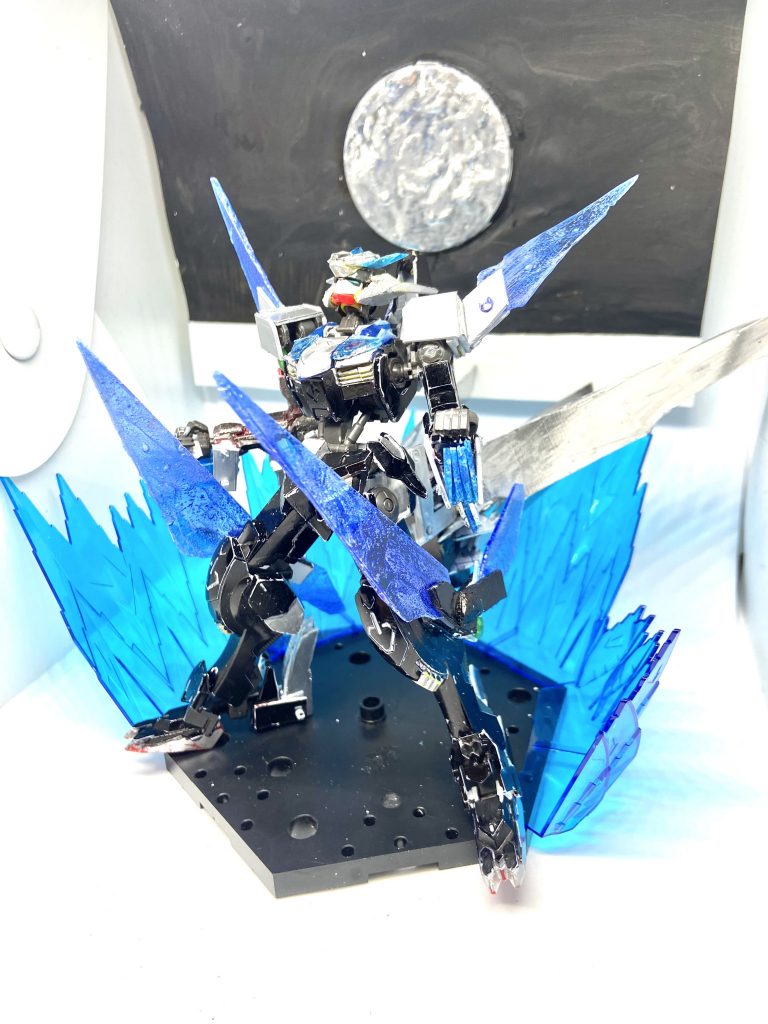 MLトランザム読みはムーンライトトランザム、トランザムシステムとサテライトシステムを合わせた本機独自のトランザム、発動には月が出ている状態でなければならない(月が出てない場合は通常のトランザムになる)発動中は機体各所からエネルギーウィングが出現し機体出力を強化することが可能。以上狼男でした、お題が俺ガンということなので、全力で自分らしさを出してみました、ご覧いただきありがとうございます。