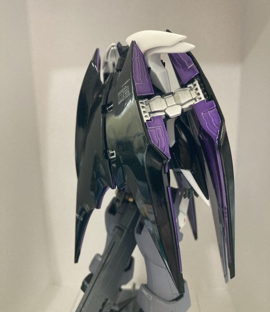 チラッと見える内装の紫がいい感じです。