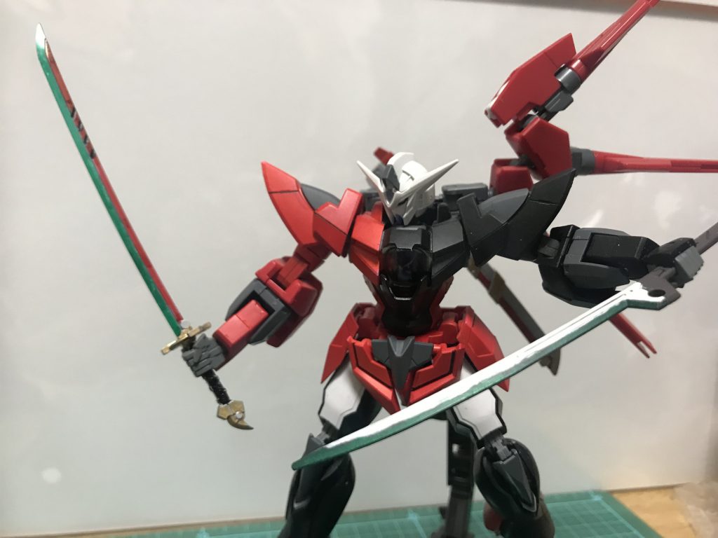 脇差「コウギョク」とで二刀流。元々はキマリスヴィダールの刀を使用しようとしてたのですが、上記の通りビルダーズパーツの方を主武装として採用したのでこっちは脇差にすることにしました。名前の由来はもちろん妹のルビィちゃんからです。