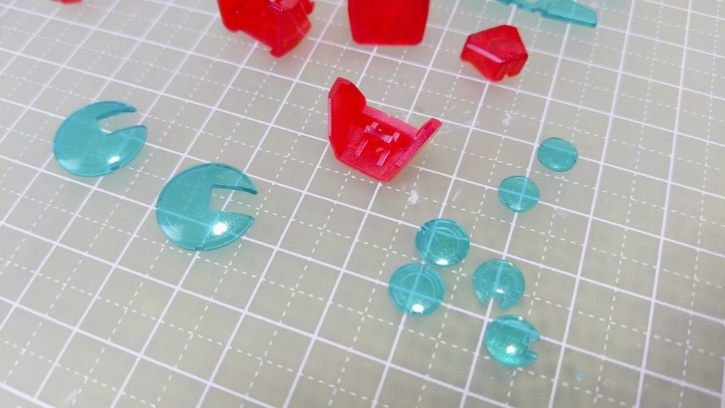 一部パーツは厚めにクリアーを塗り、上から仕上げ目のコンパウンドで磨いてみました。ツヤツヤになったかなぁと思います。