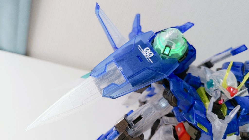 何気に初のデカール貼り。ほんの一部分だけに貼りました。GNドライヴはLEDライト仕込んでます。