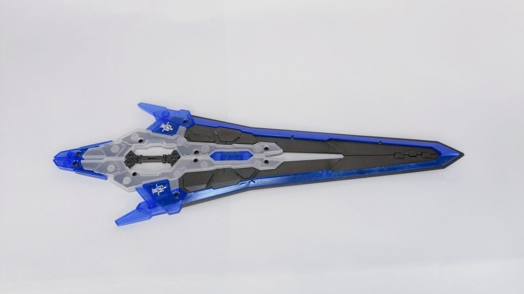 GNバスターソードⅢ 合体状態パーツ破損もあり出来栄えとしては0点ですが、初のMG制作で楽しく制作活動できたかなぁと思います。これを機に、色々MGも作ってみたいなと思いました。塗装のことも今回で色々学べたりしたので、これからも精進していき楽しく制作活動していきたいです。ご観覧頂き誠にありがとうございました。