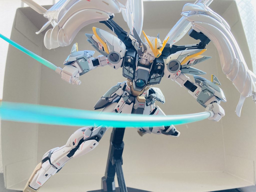 ウィング部分をパールで塗装して高級感も出してみました。(背景は気にしない気にしない…)