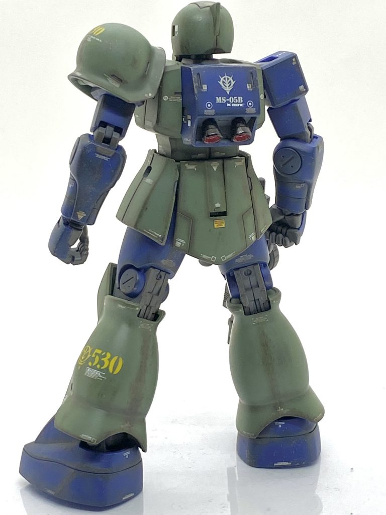 塗装箇所とカラーレシピ襟回り、指回り、ザクマシンガン、バズーカ等→(クレオス)ニュートラルグレーバーニア外部→(クレオス)黒鉄色バーニア内部→(クレオス)GXメタルレッド