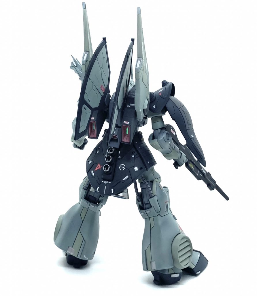 ウイングを追加してミツバチみたいなイメージを極力払拭できればと頑張ってみましたが、あっても無くてもあんまり変わらないですね😅もとがカッコイイって事ですかね。