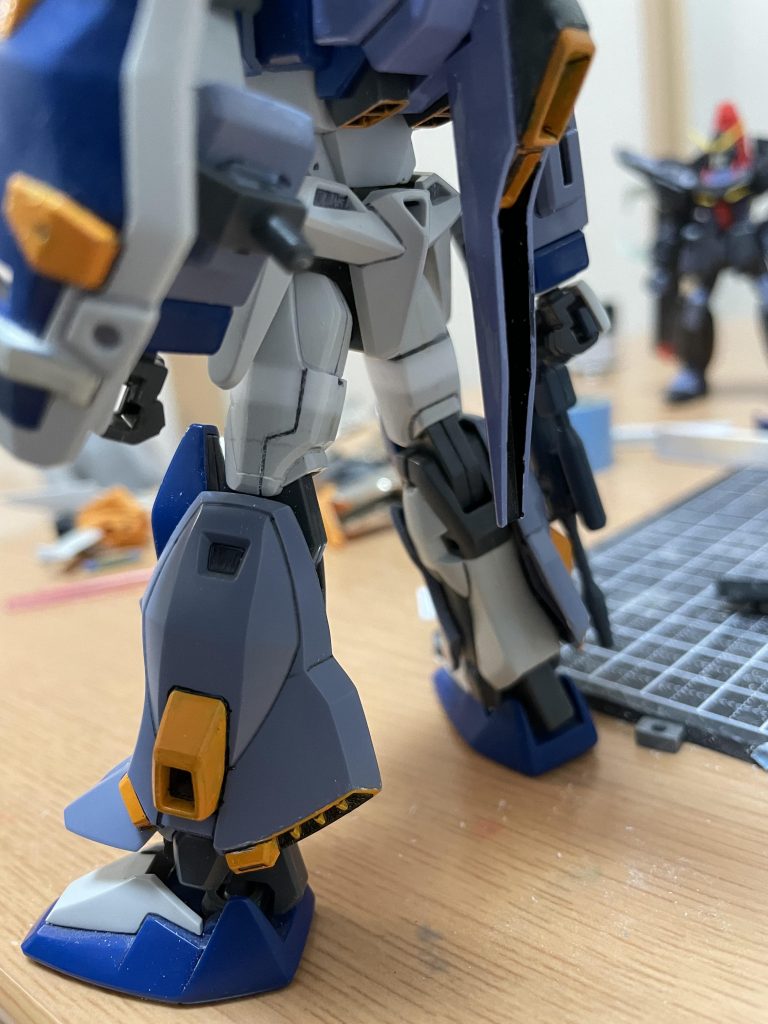 ふとももは4ミリを伸ばしてみました。スネはあまり長さをいじるとアーマーが付けれないため、スネは長さはよいのでいじりませんでした。