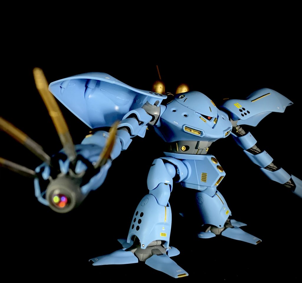 サイクロプス隊のデカールは必須！…と勝手に思っていたので、それを基本に各部の突起箇所はゴールドで部分塗装▶︎ガンダムマーカー。デカールも黄色ベースを多めにチョイスしました。ビーム照射口に余ってたHアイズあったので取り付けてみました。