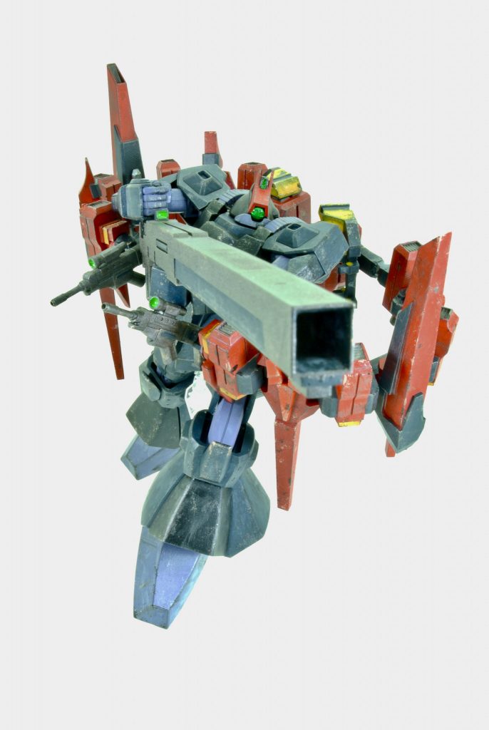 ロングレンジバズーカを構えて