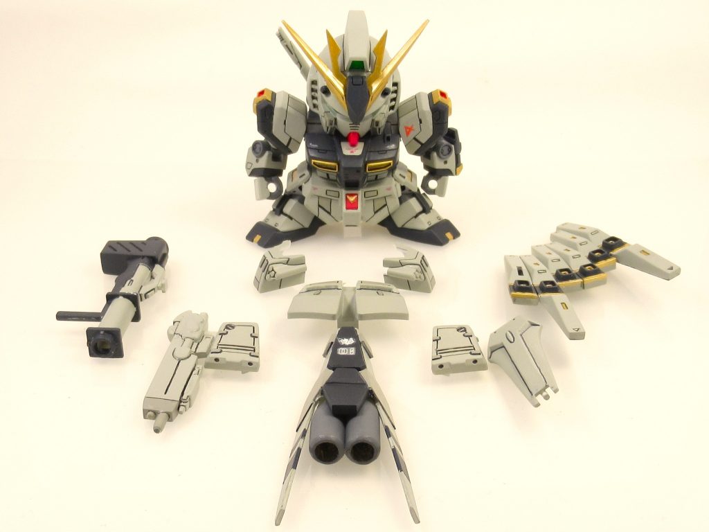 胸アーマーとフロントアーマーが一体式になっていたので、分割して胸アーマーにはネオジム仕込んで取り付けれるようにしています。