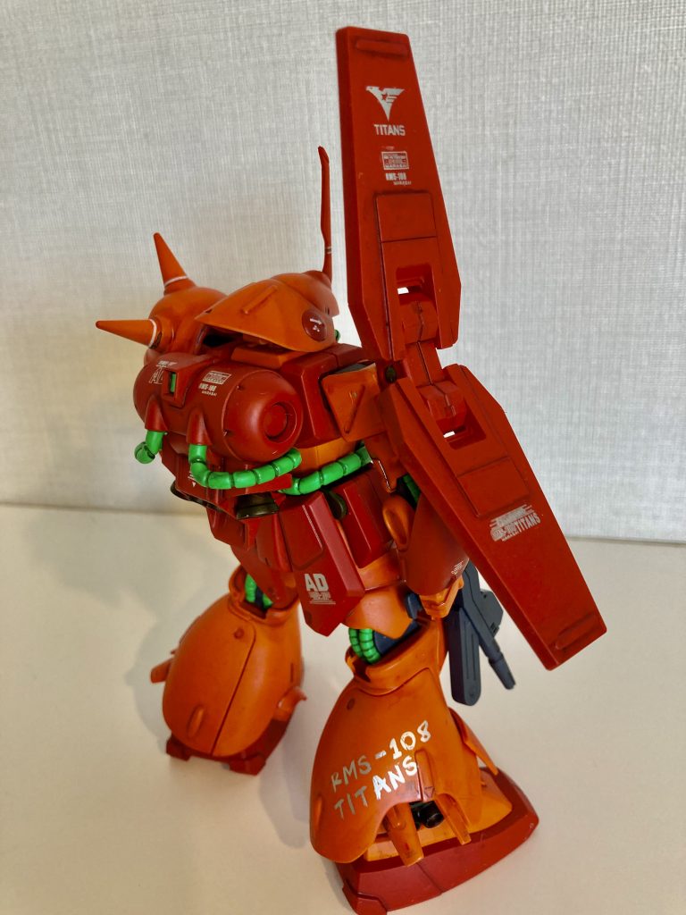 うん、やっぱりカッコいいですね。でもやっぱり腕は角張っているほうが似合うと思う。