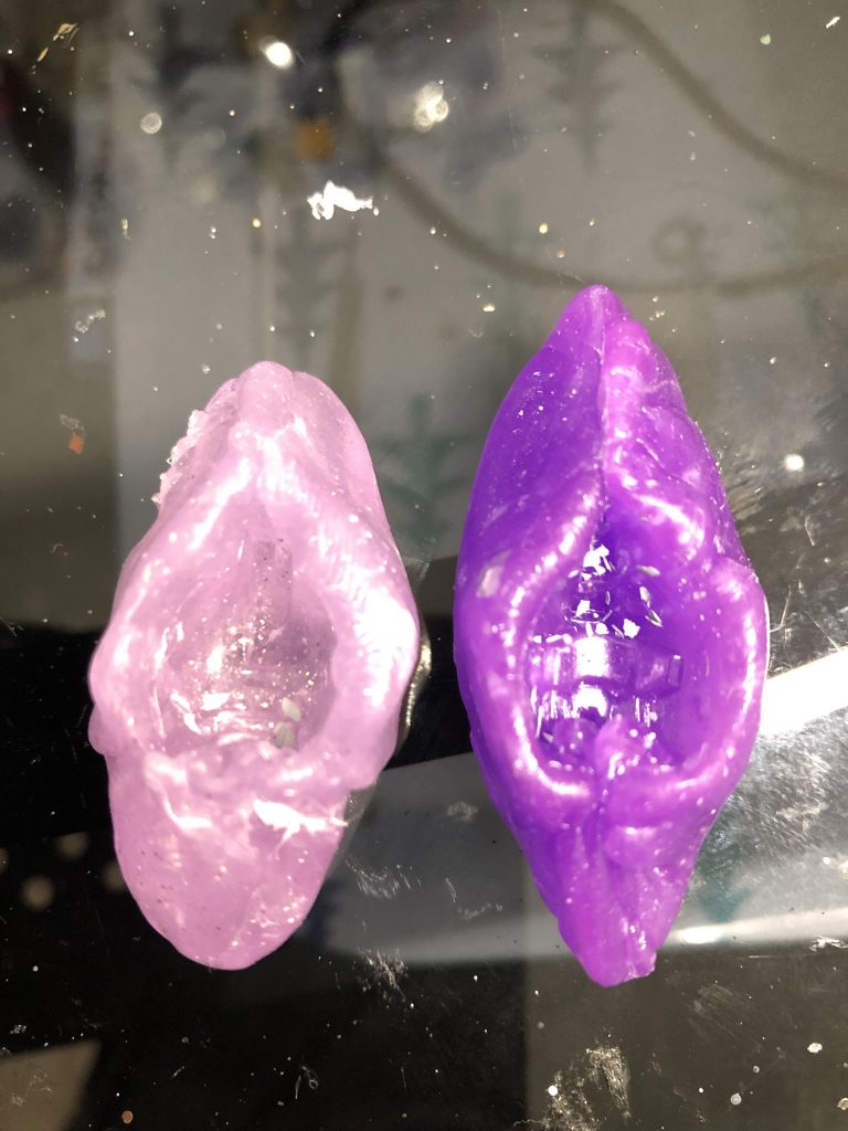 おゆまるデスマスク。理論上、無限に頭を複製可能ですが、やりたくない…。これ難しいわ。