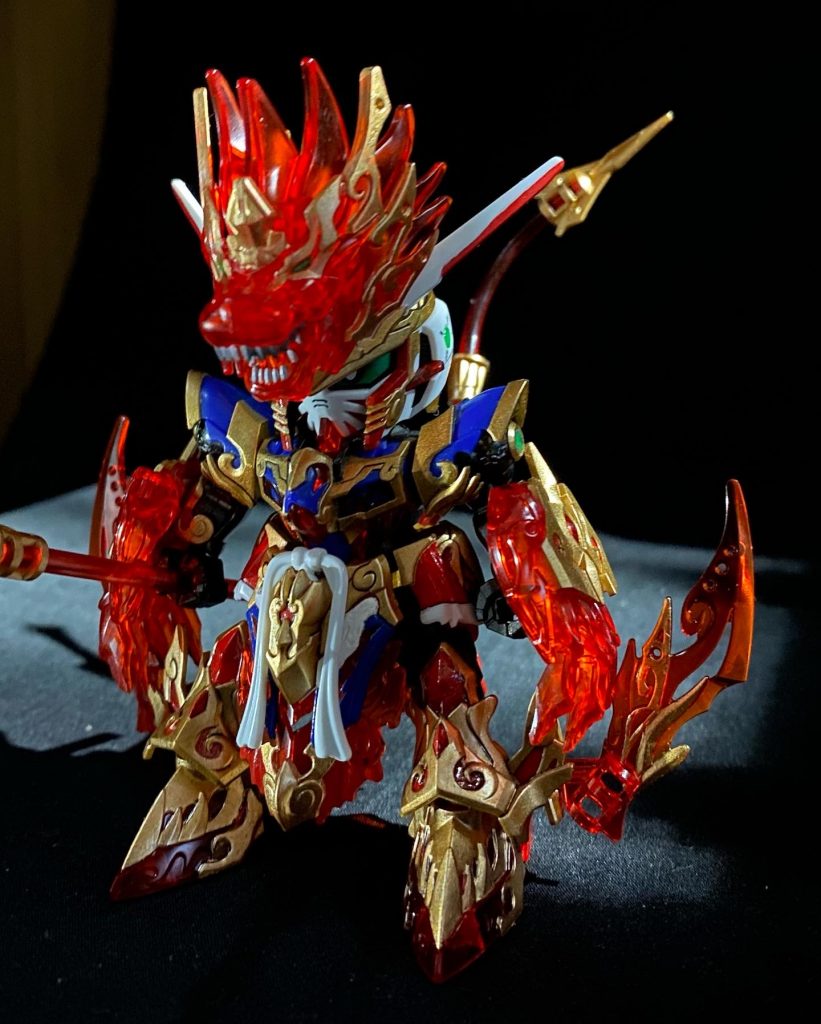 何故かクリアパーツがバッキバキに割れるんですよね…基本水性塗料なのに。