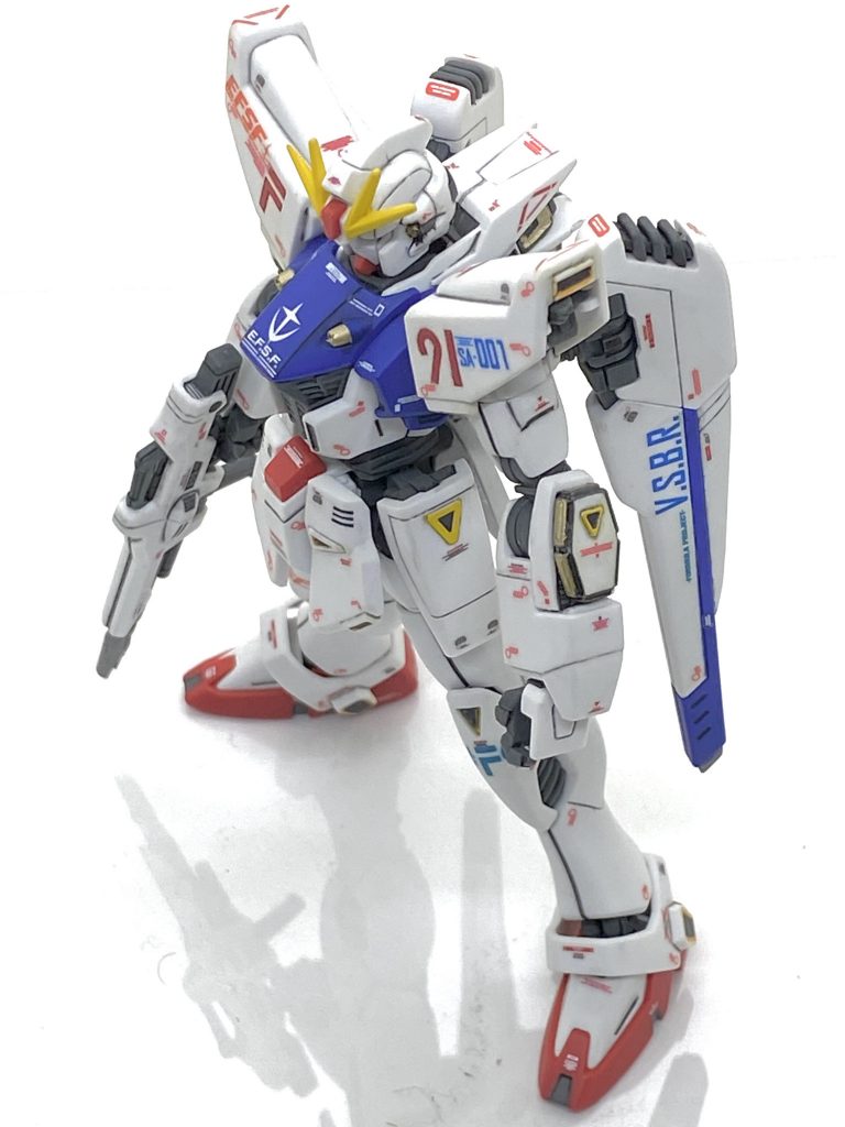 メタリック以外の部分は最後に(クレオス)Mr.カラーGXスーパースムースクリアーを吹き付けております。