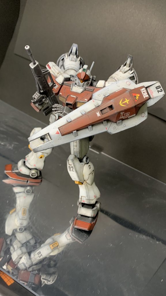 この機体の活躍時期は逆シャアからUCくらいまでの時期を想定して作りました、0083から使い続けたジムカスを後年になって追加パーツで強化回収した感じですね（パイロットは一貫して同じ）