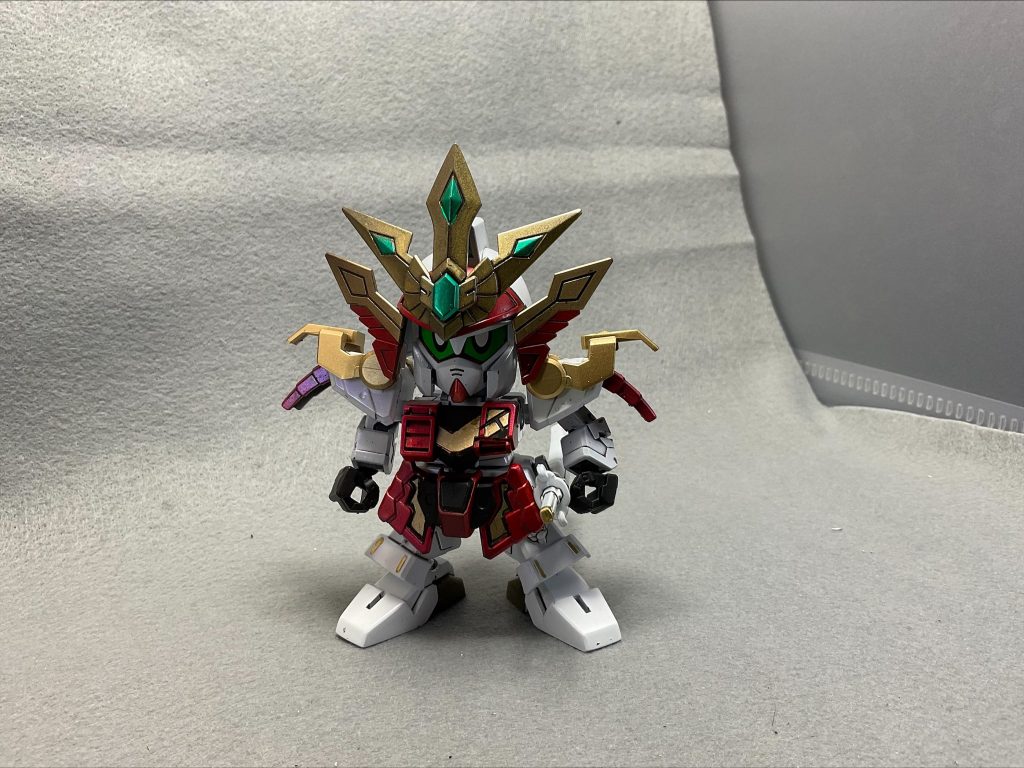 緋天の鎧を装着した『雷凰頑駄無』にも組み換え可能ですが塗装後のクリアランス全く取っていなかったので塗装が剥げそうです。ってかはげました。