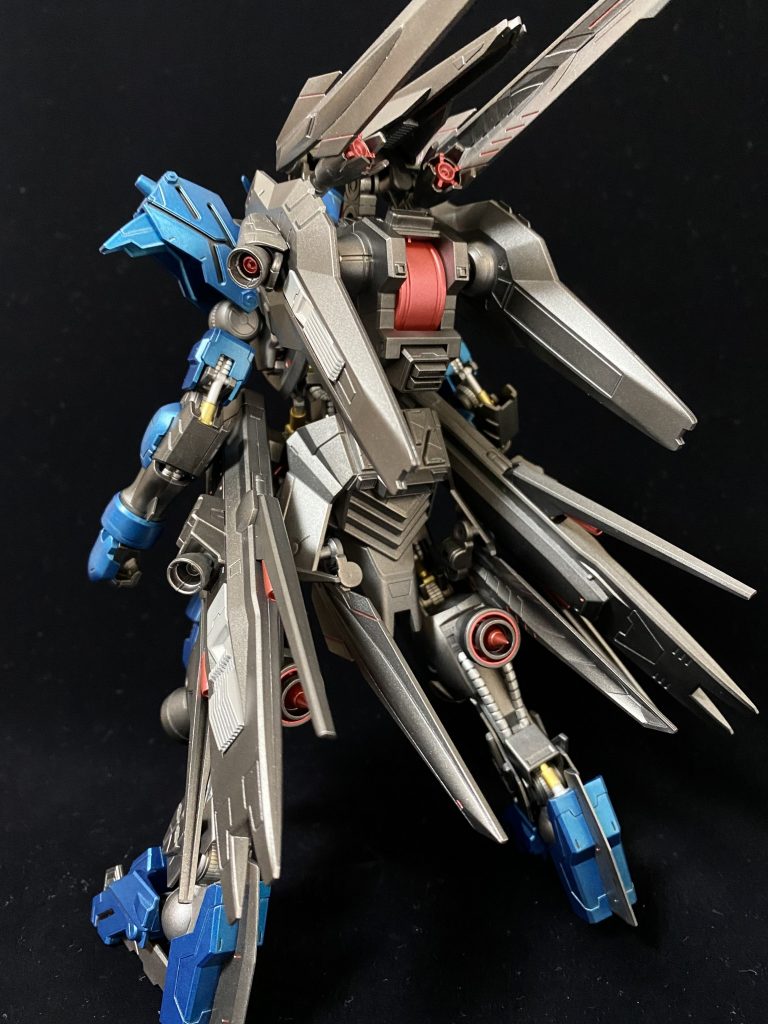 バックのウィング姿！