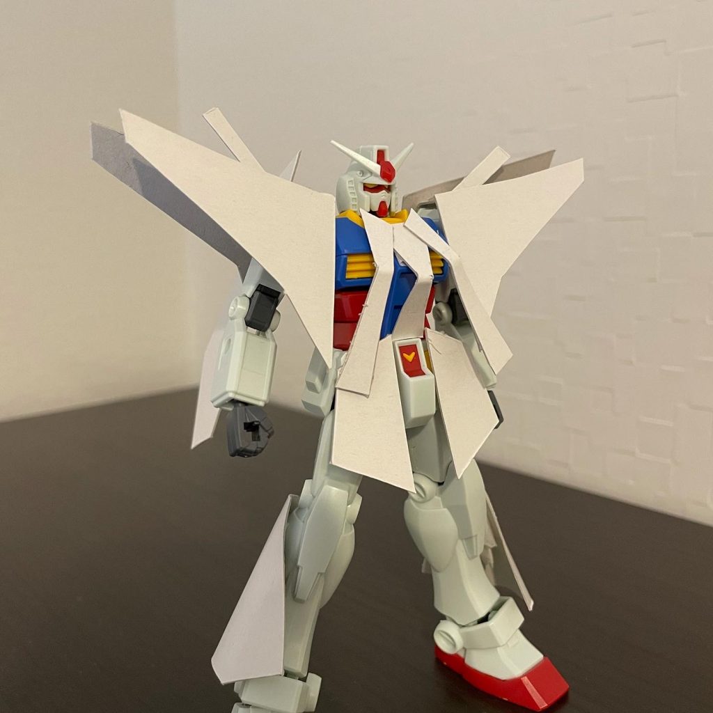 EGνガンダムをΞGを模した姿に改造しました。以前のパッケージの箱でΞ風に改造したガンダムの閲覧数が10000件を超えたことを記念して制作しました。自分が一番びっくりしています、本当にありがとうございました。