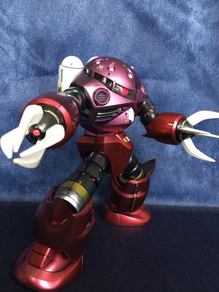 3本爪と4本爪を選択出来るので、今回は4本爪にしました‼︎爪のビーム部分は、蛍光レッドを塗りました‼︎