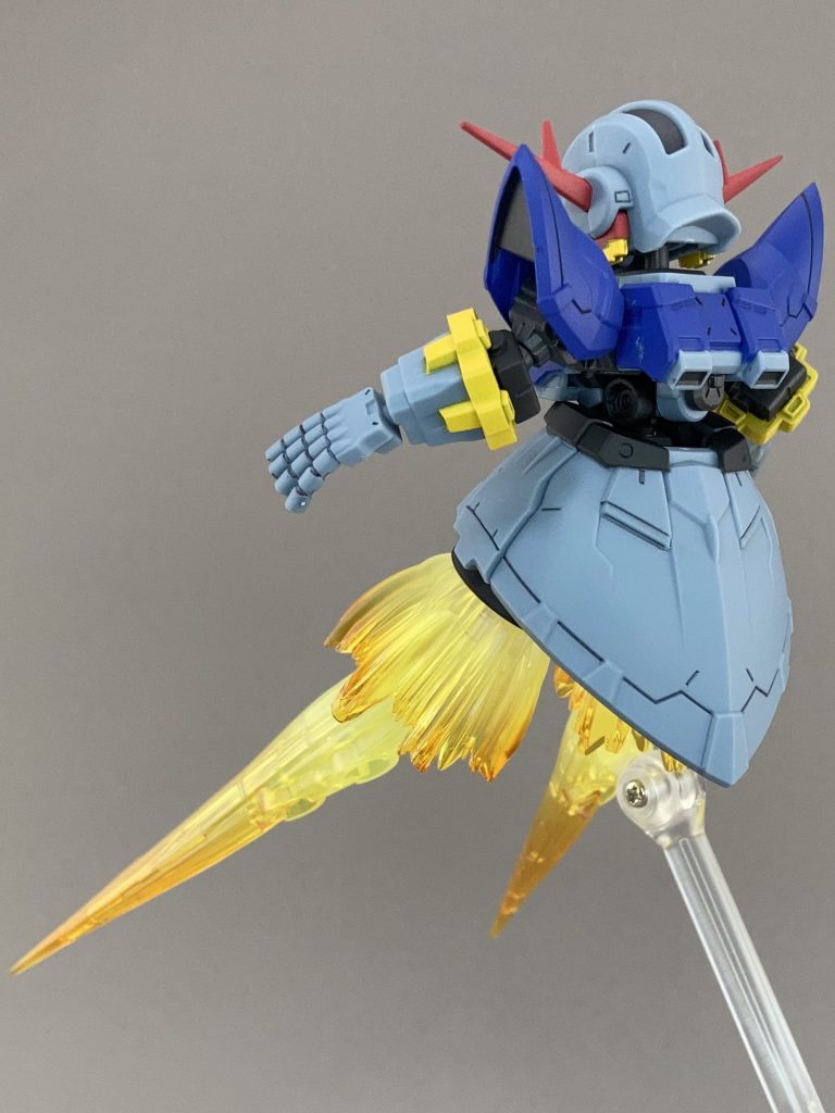 腰で前屈できます。隙間が見えた時スカスカにならないようジャンクを埋めました。