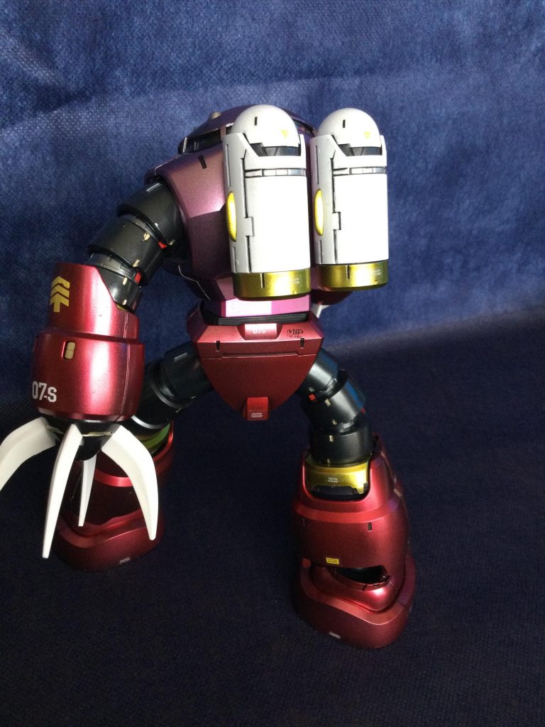 その他は、「タミヤ クリアーイエロー」背中のタンクは「タミヤ ホワイト」にガイアの「プレミアムガラスパール」を吹きました‼︎ うーん🧐…パールは写真だと分かりづらいですねw 間近で見ると細くて綺麗なんですけどねw‼︎